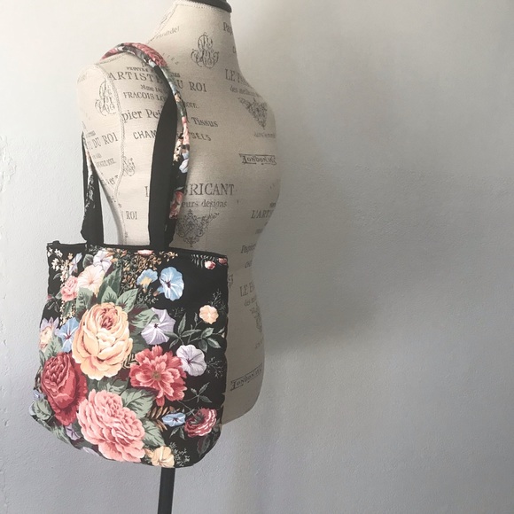 VINTAGE Handmade Cottage Core Bag with Large Floral Print and 3 Inside Pockets - Picture 2 of 9